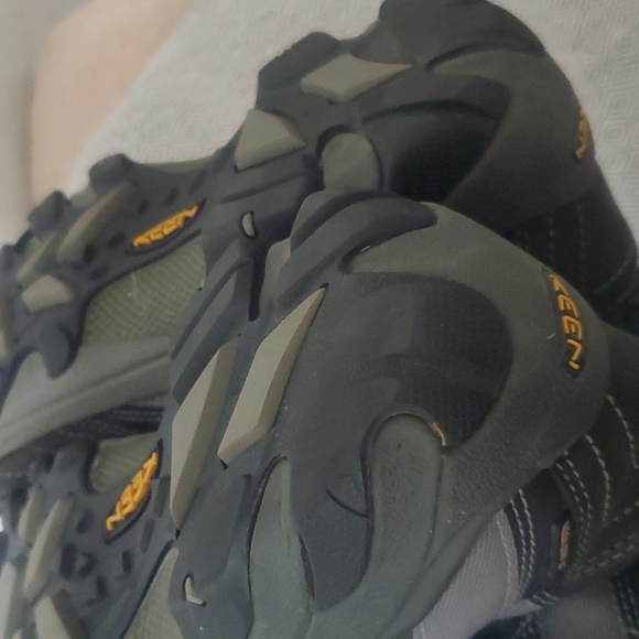 KEEN Fall Winter Boot W10 Charcoal - Picture 11 of 14